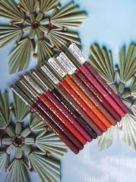 𝐂𝐎𝐋𝐎𝐑𝐌𝐀𝐗 𝐒𝐚𝐭𝐢𝐧 𝐆𝐥𝐢𝐝𝐞 𝐋𝐢𝐩 𝐋𝐢𝐧𝐞𝐫 COLORMAX STAIN Glide LIp Liner