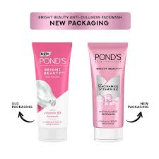 Pond's Bright Beauty Anti Dullness Face Wash with Niacinamide & Vitamin B3- 150ml